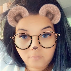 Meet your Posher, Noelia